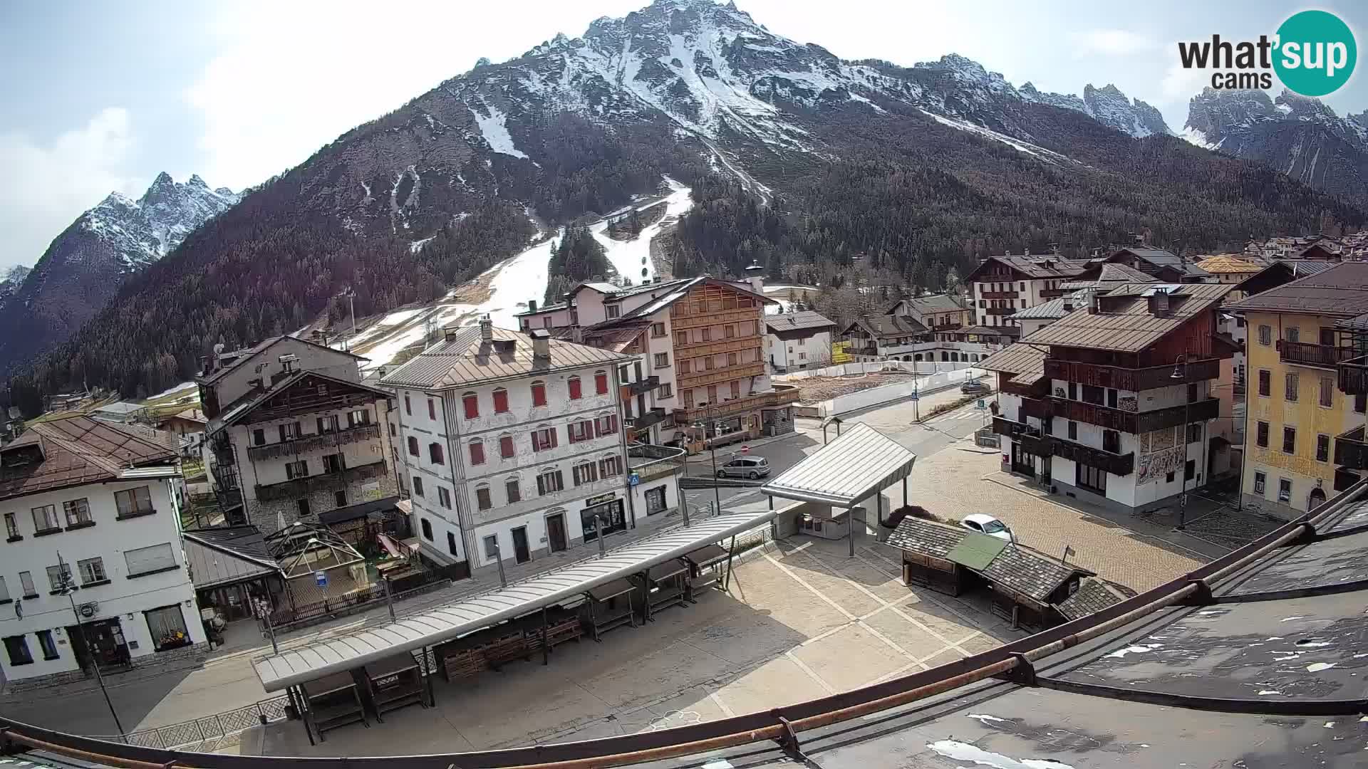 Piazza centrale di Forni di Sopra