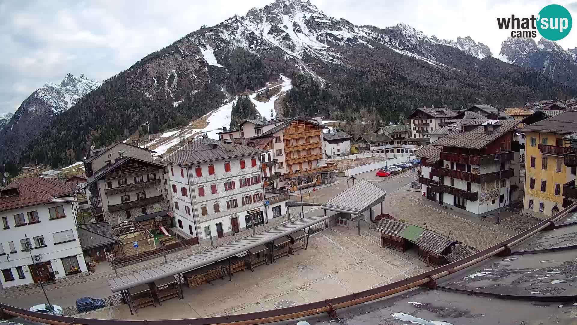 Plaza principal de Forni di Sopra