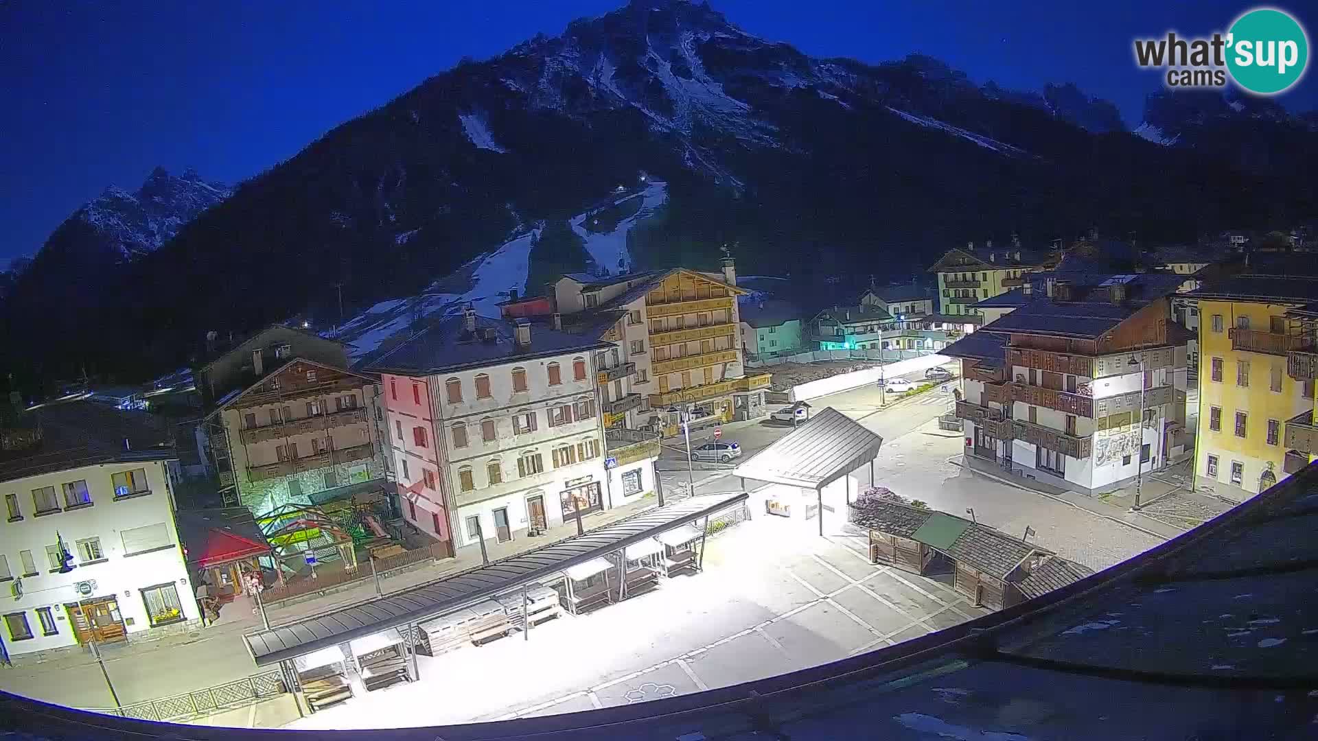 Plaza principal de Forni di Sopra