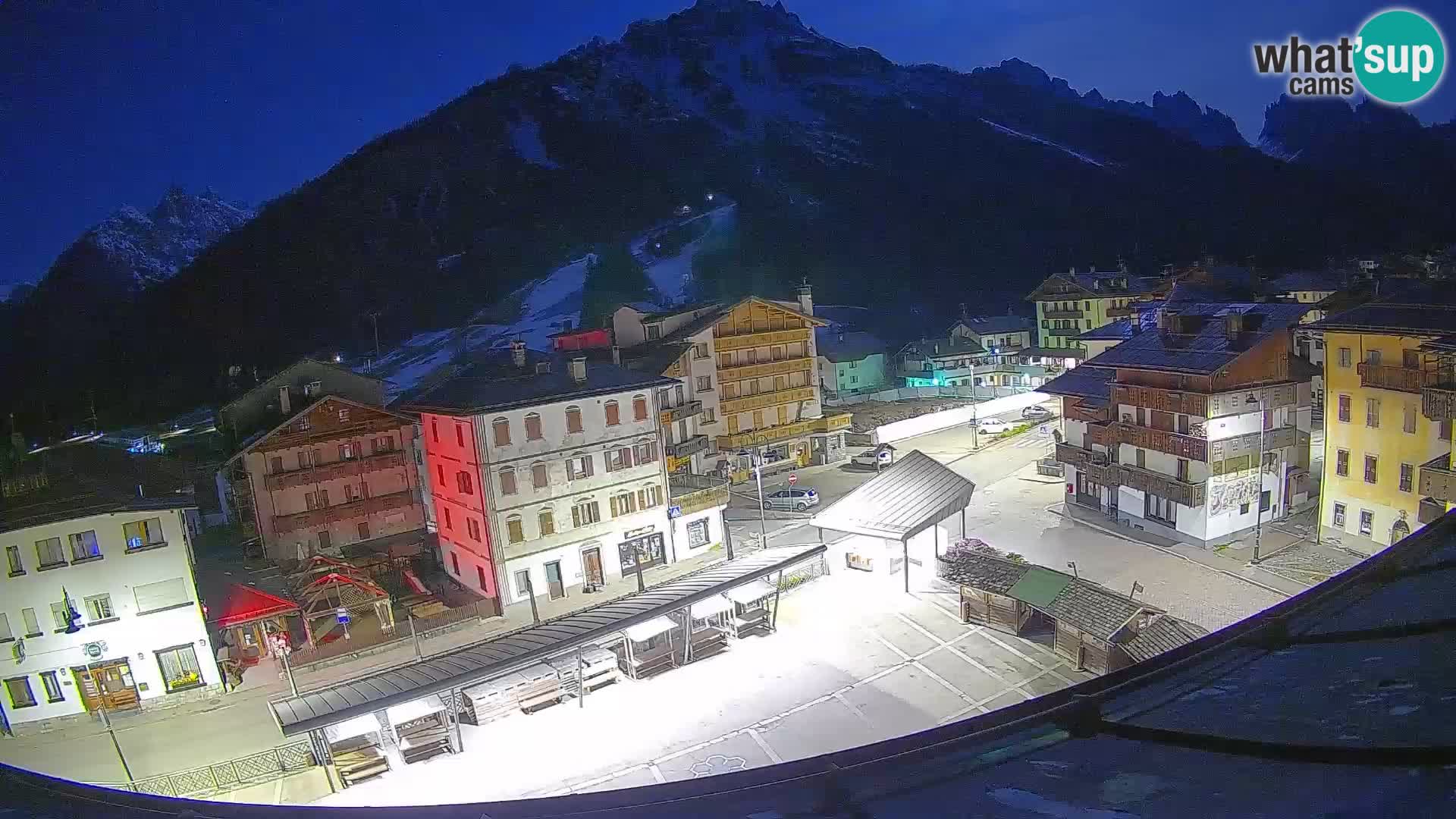 Plaza principal de Forni di Sopra