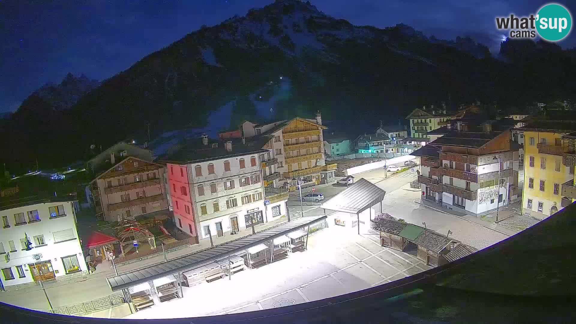 Plaza principal de Forni di Sopra