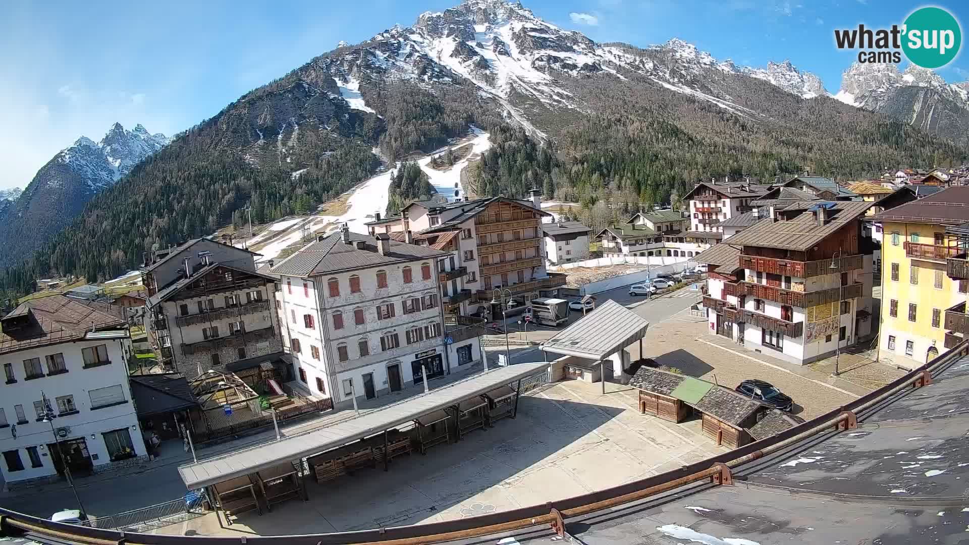 Plaza principal de Forni di Sopra