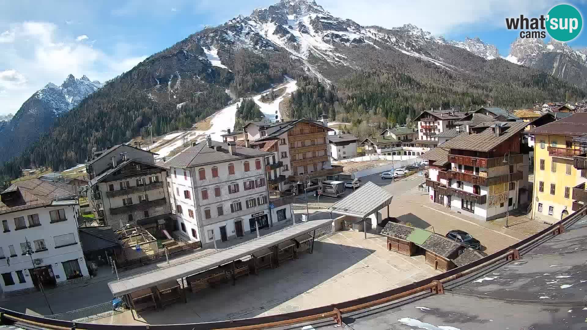 Piazza centrale di Forni di Sopra