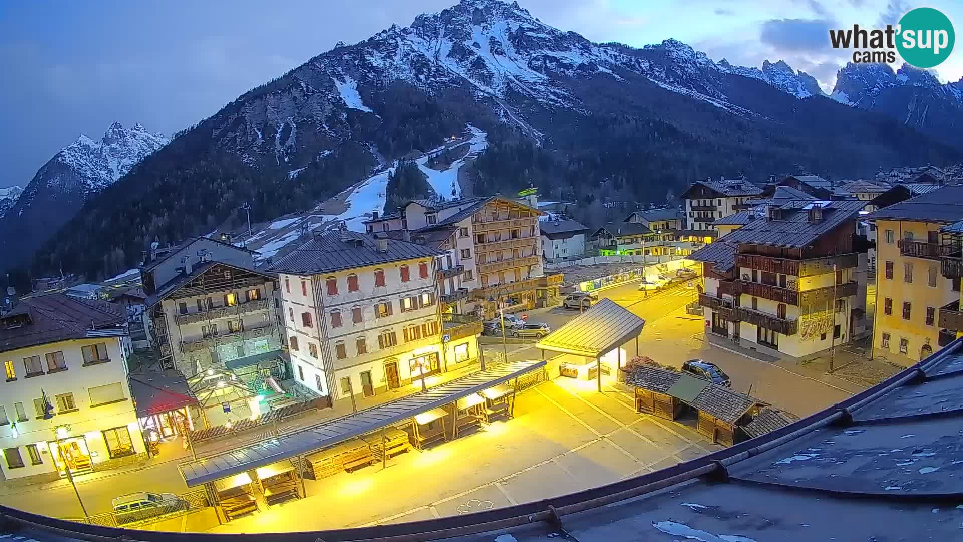 Piazza centrale di Forni di Sopra