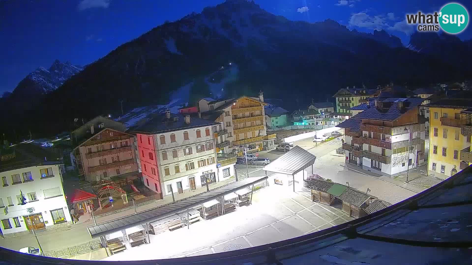 Piazza centrale di Forni di Sopra