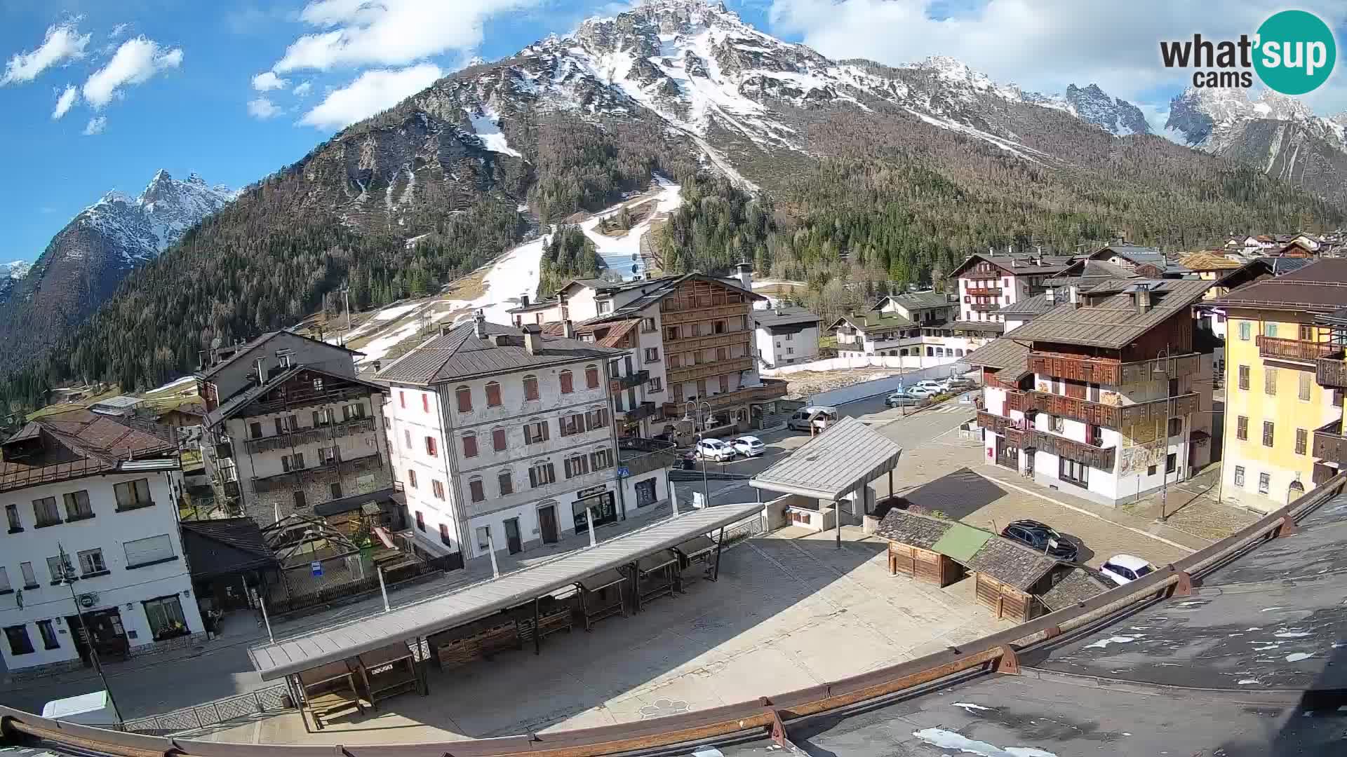 Plaza principal de Forni di Sopra