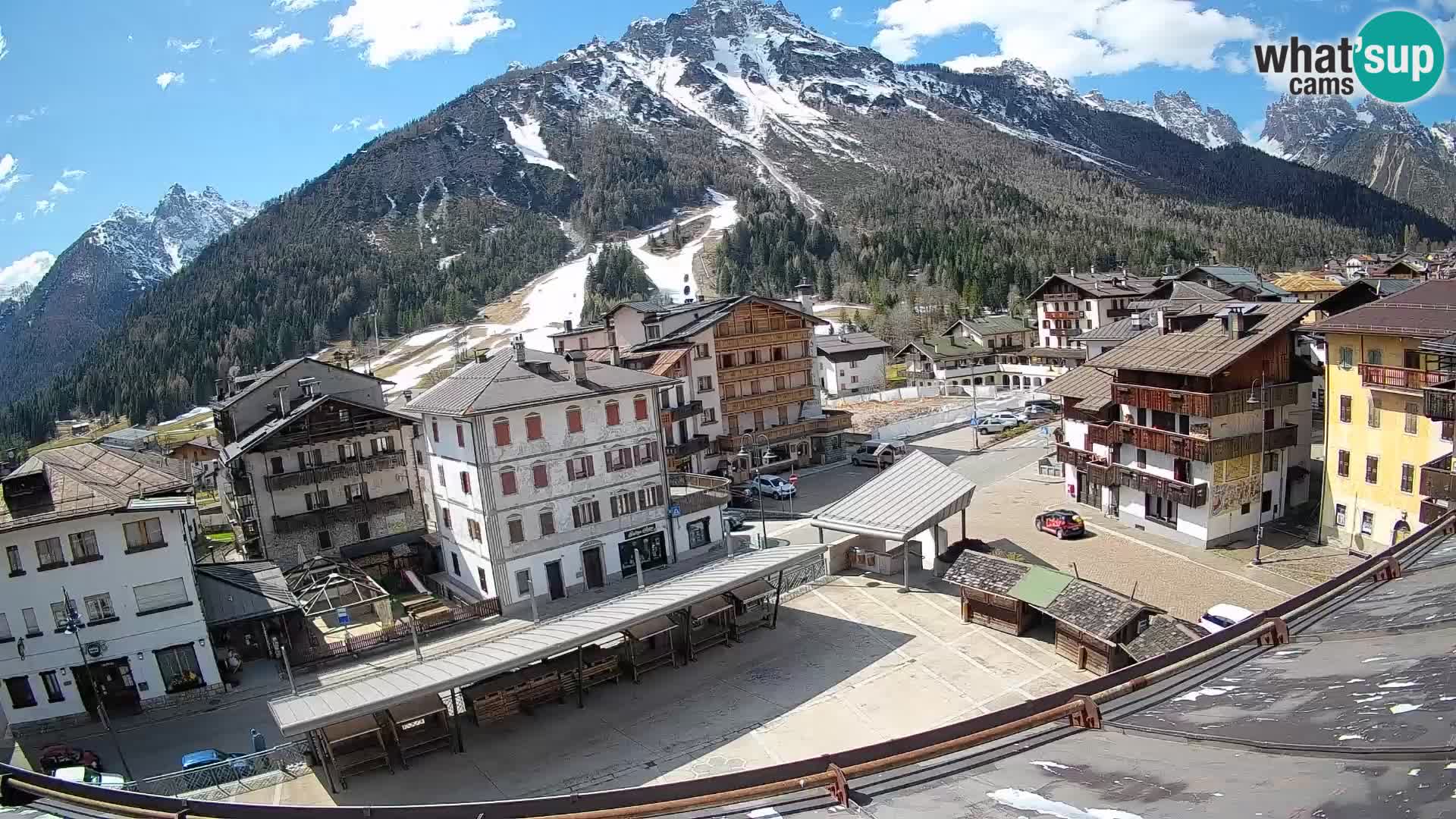 Piazza centrale di Forni di Sopra