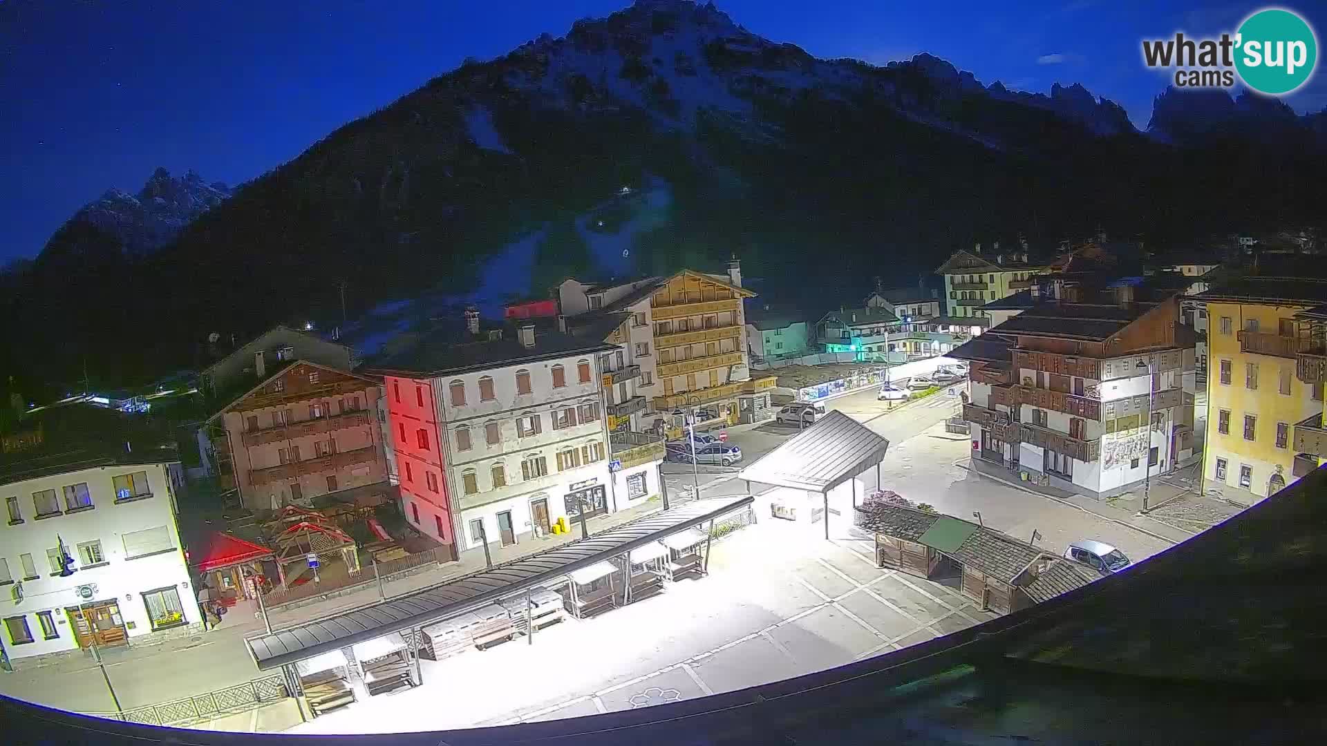 Plaza principal de Forni di Sopra