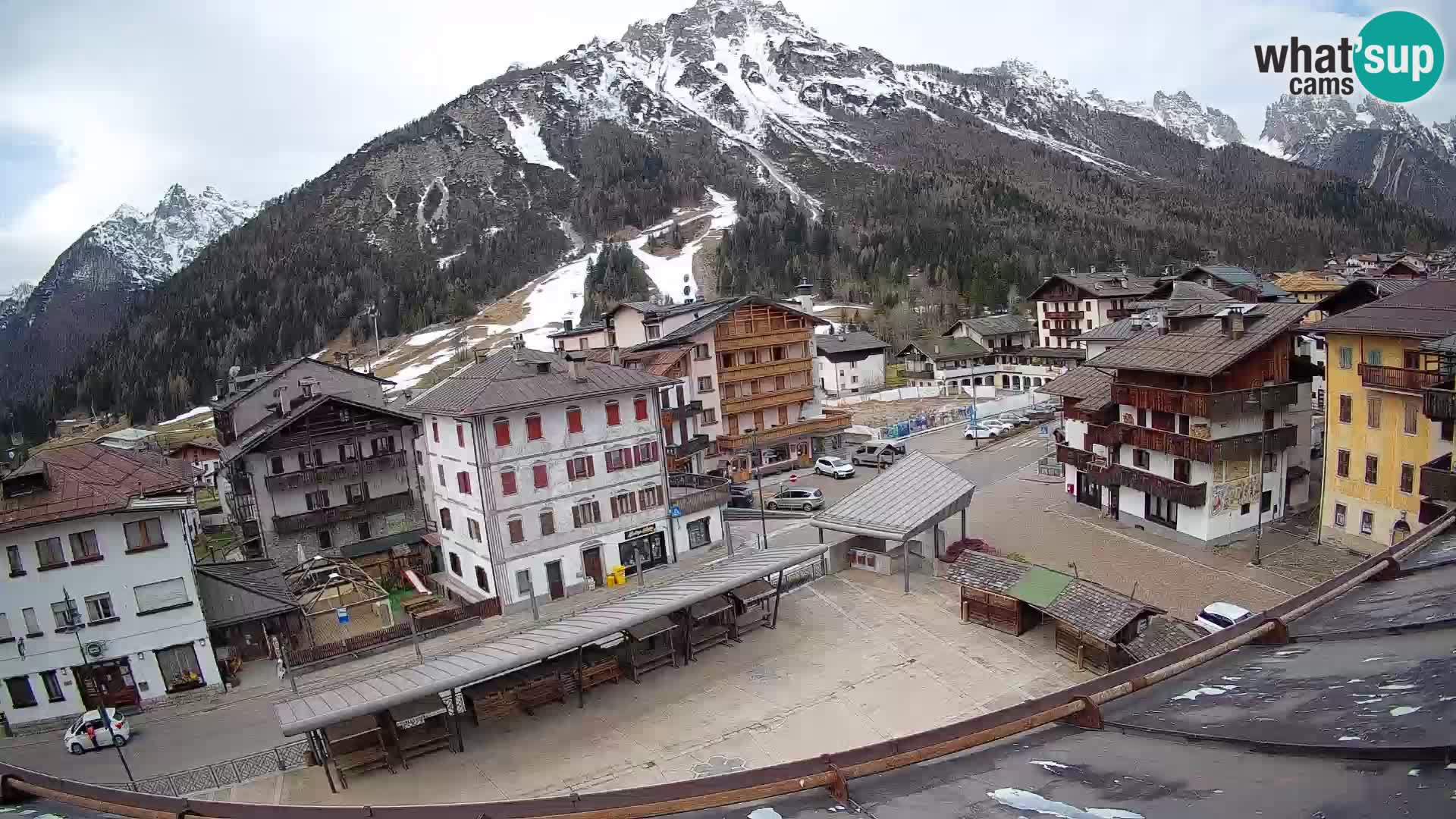 Plaza principal de Forni di Sopra