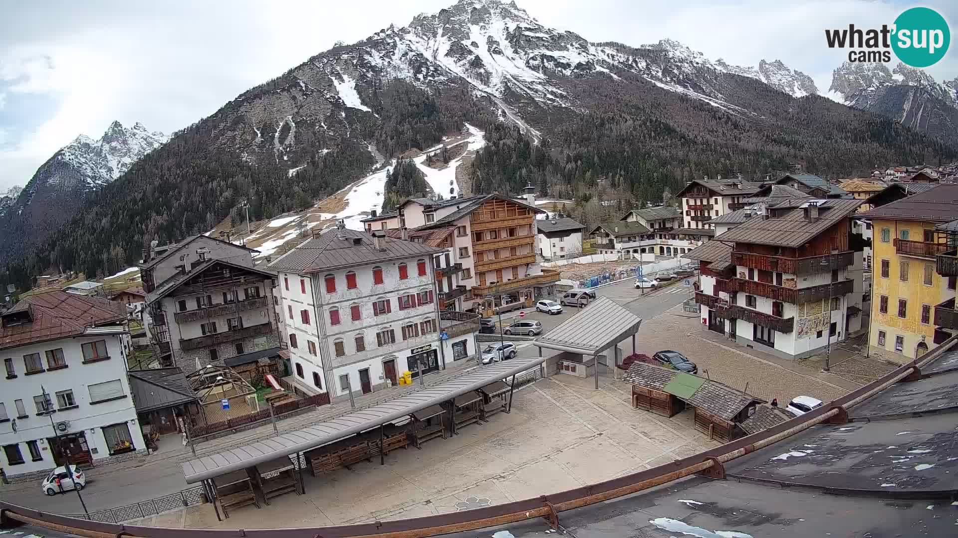 Plaza principal de Forni di Sopra