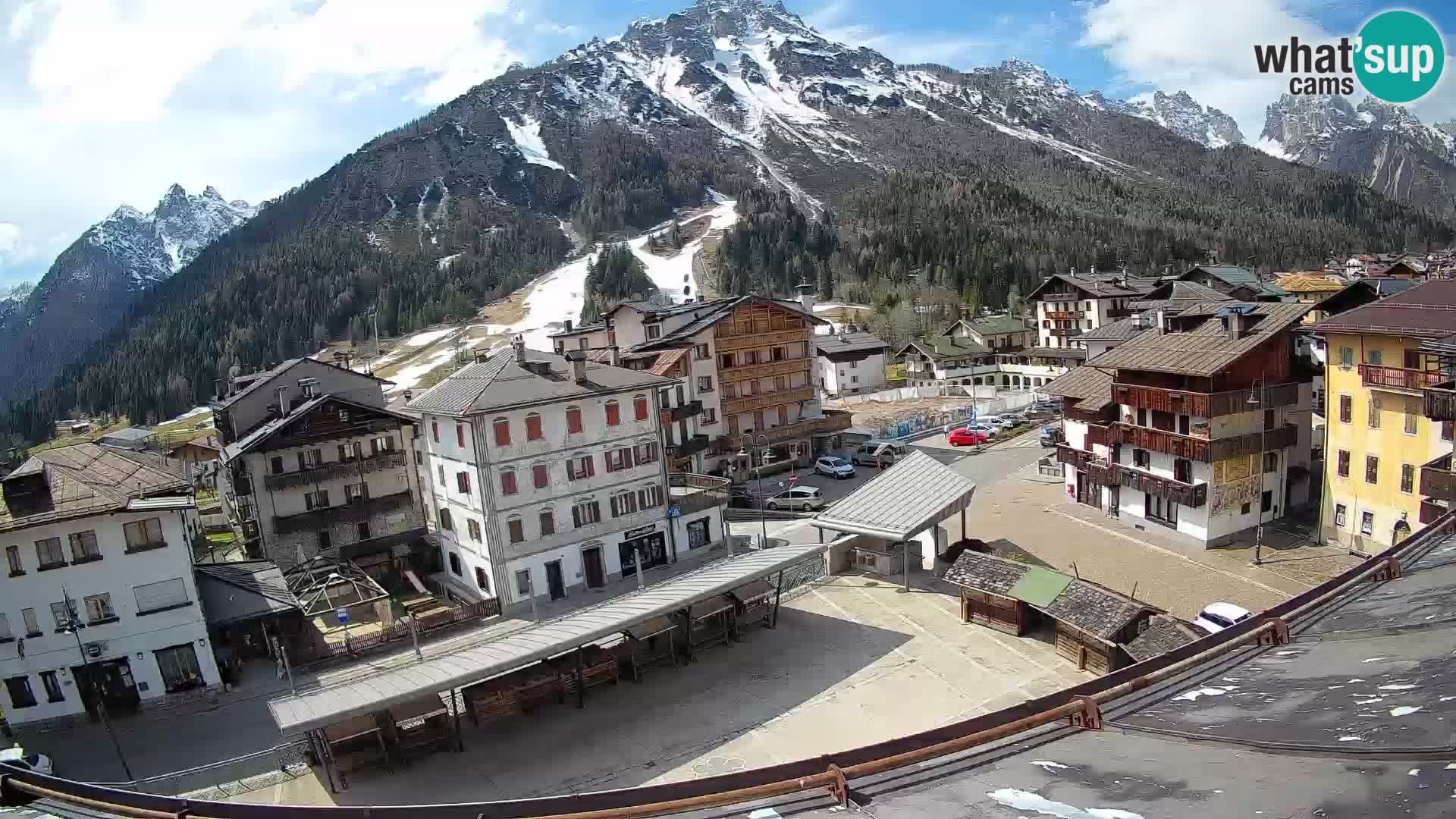 Plaza principal de Forni di Sopra