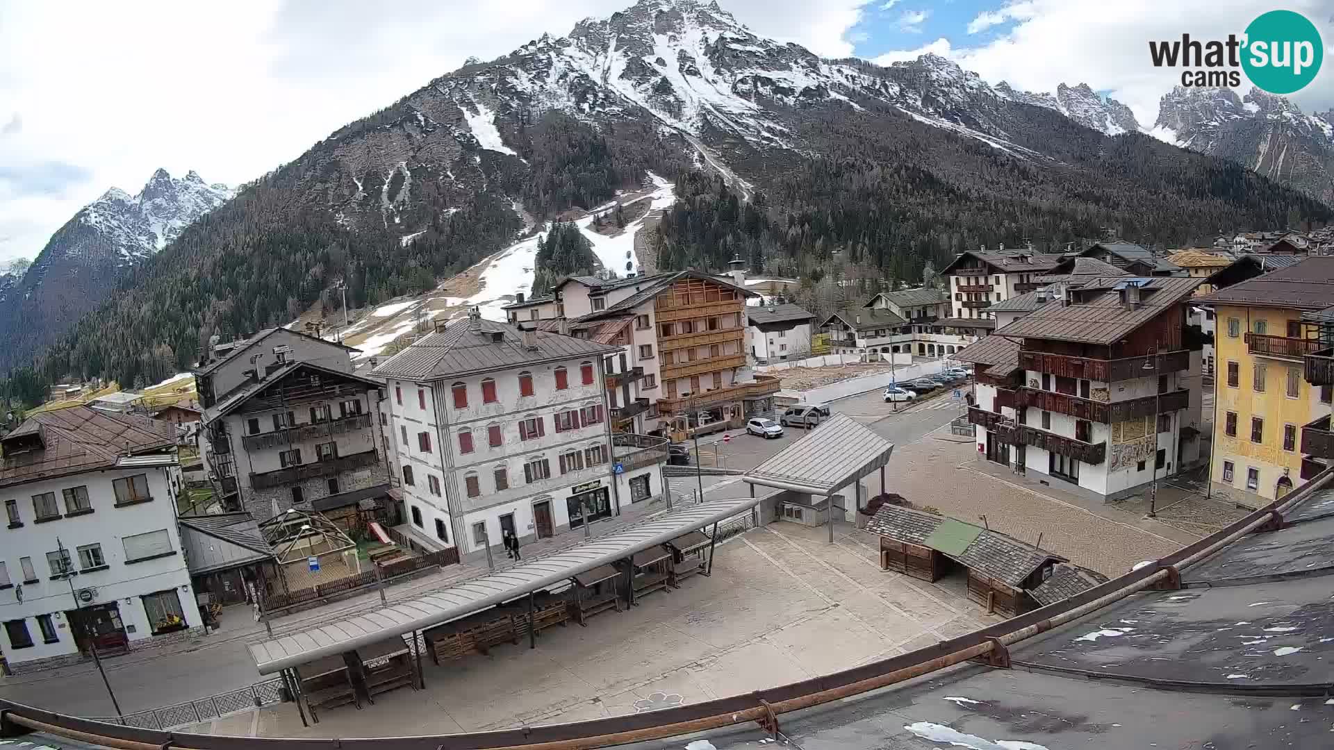 Piazza centrale di Forni di Sopra