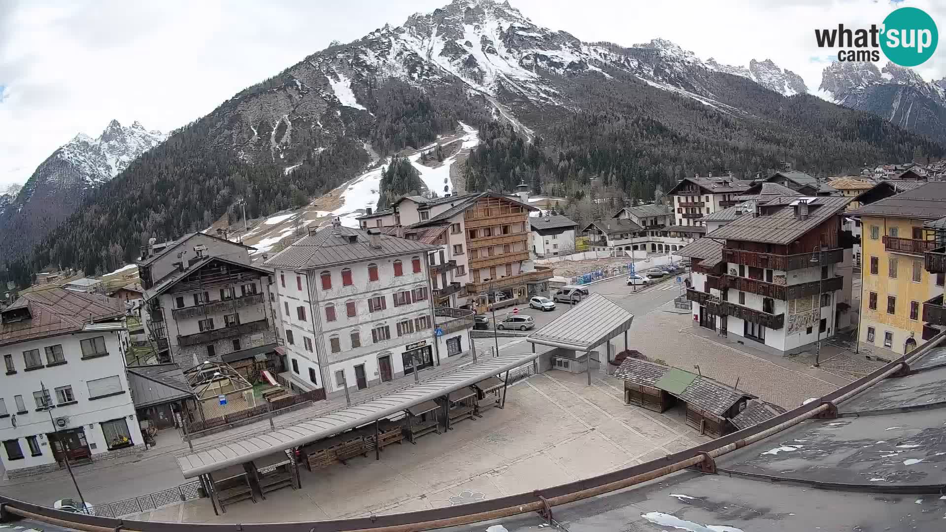 Piazza centrale di Forni di Sopra