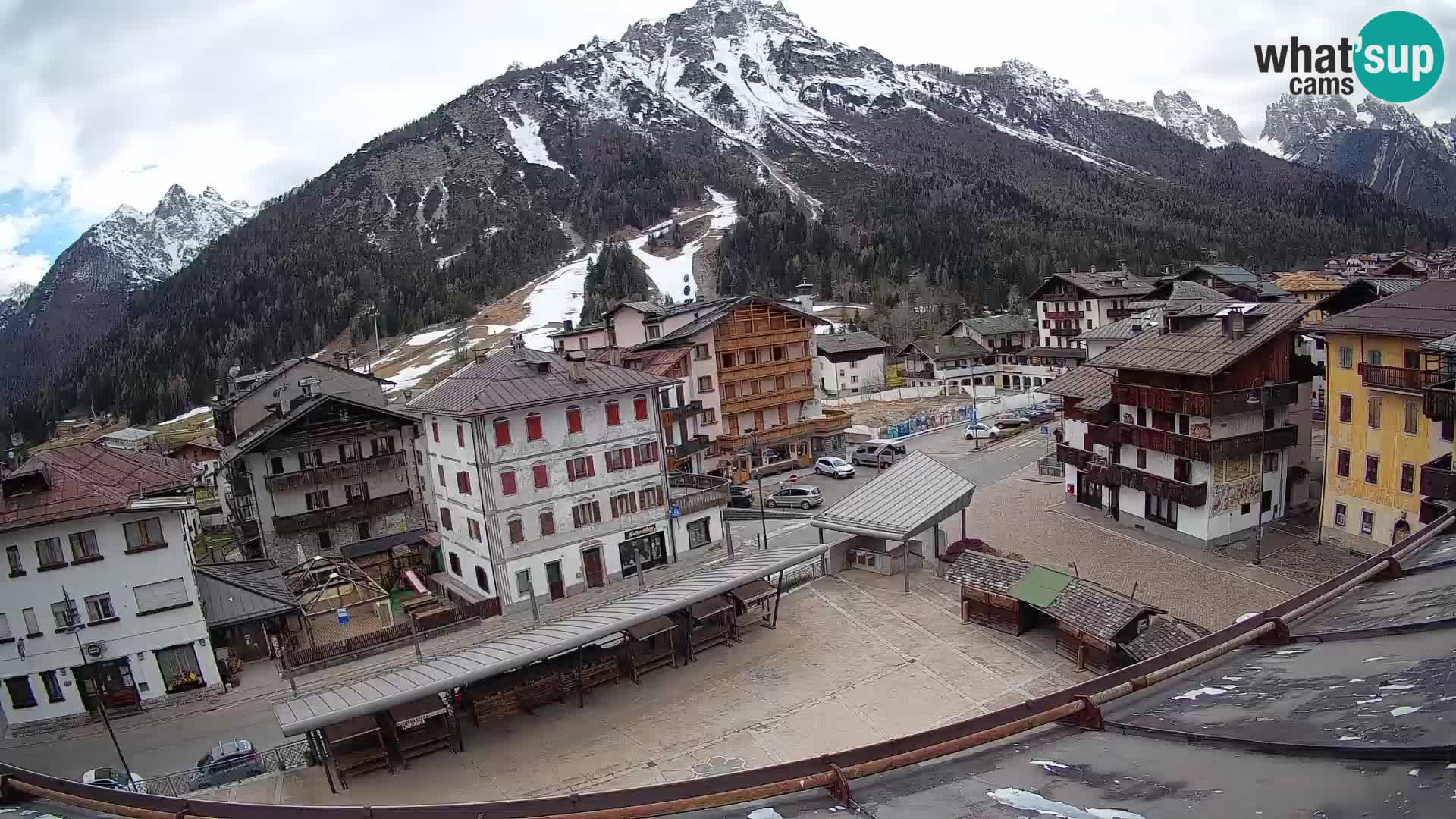 Plaza principal de Forni di Sopra