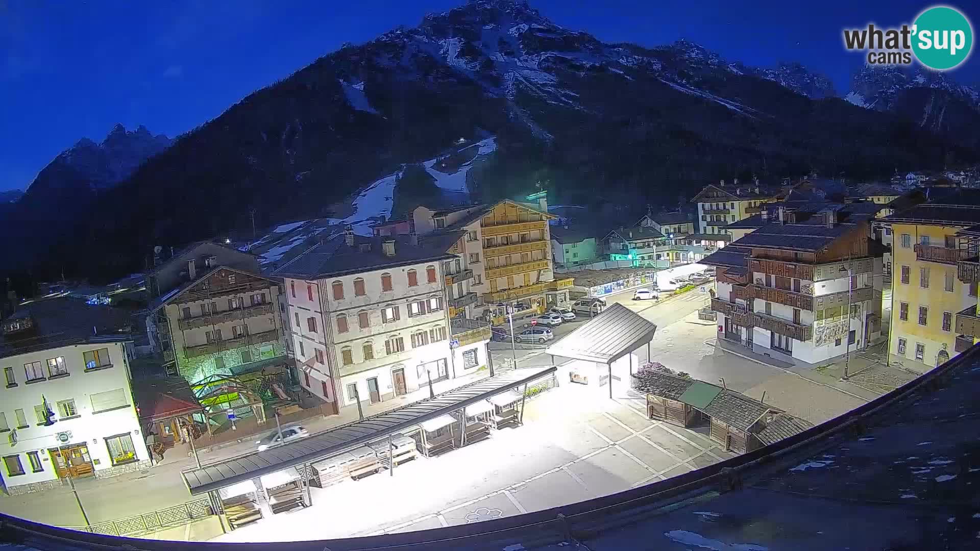 Piazza centrale di Forni di Sopra