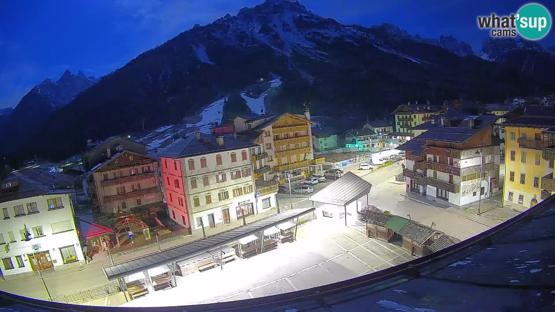 Piazza centrale di Forni di Sopra