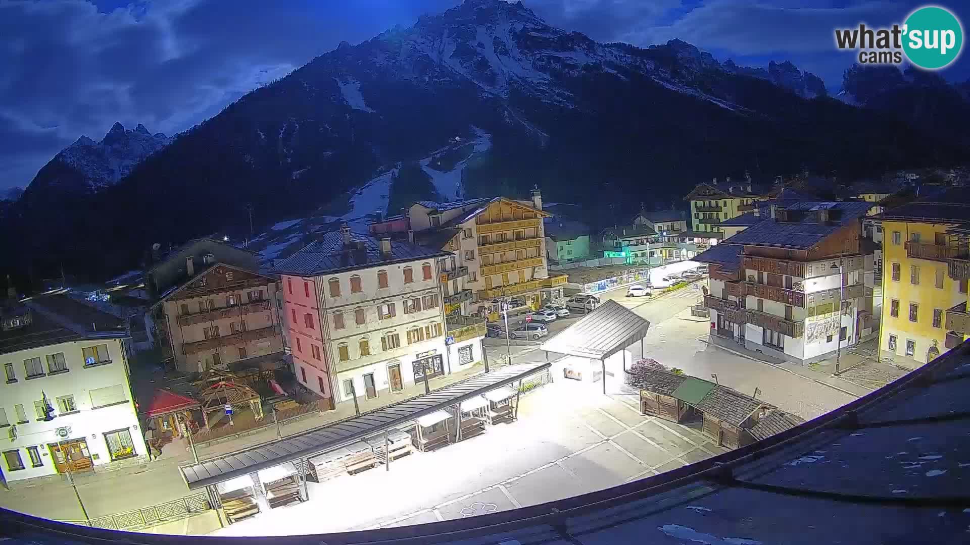 Piazza centrale di Forni di Sopra
