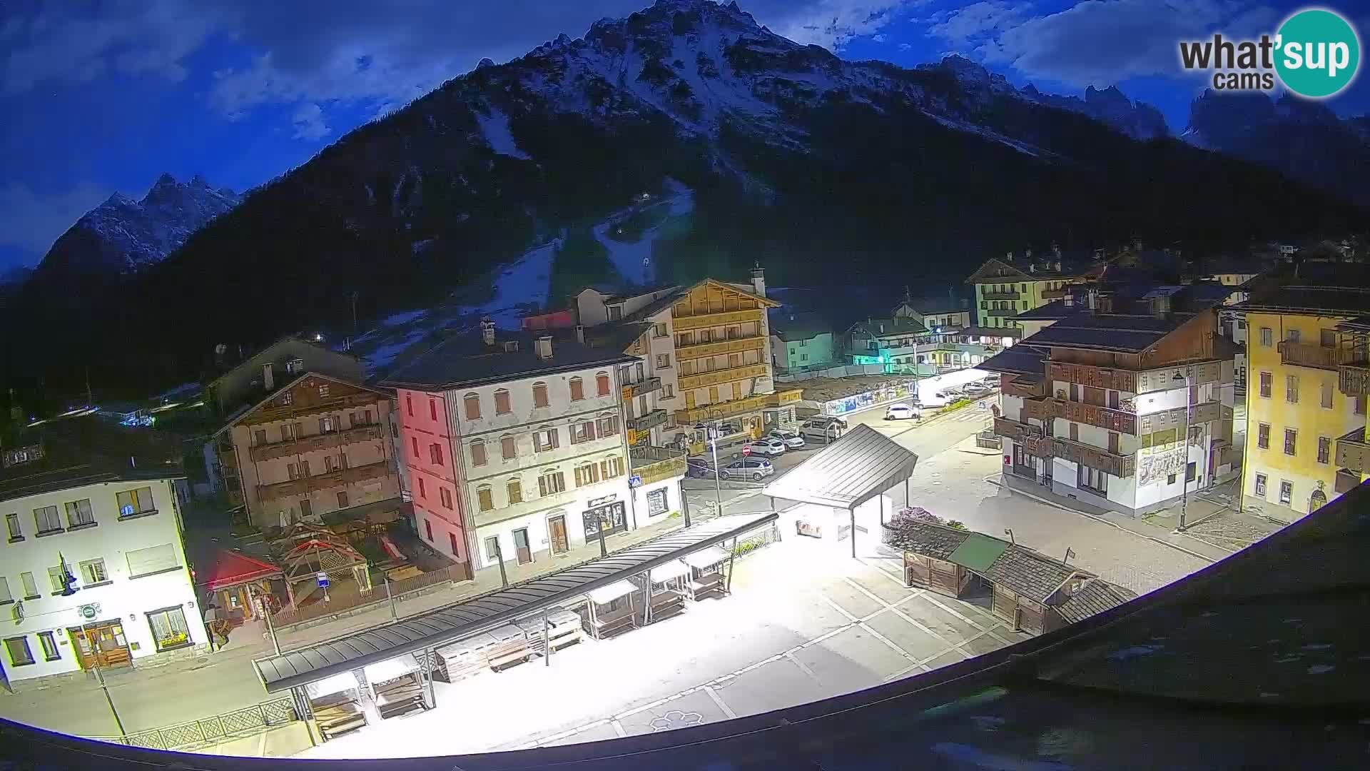 Plaza principal de Forni di Sopra