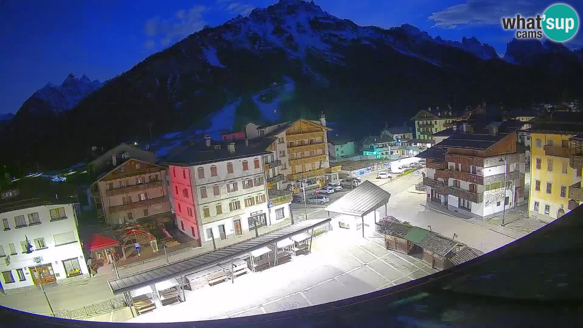 Piazza centrale di Forni di Sopra