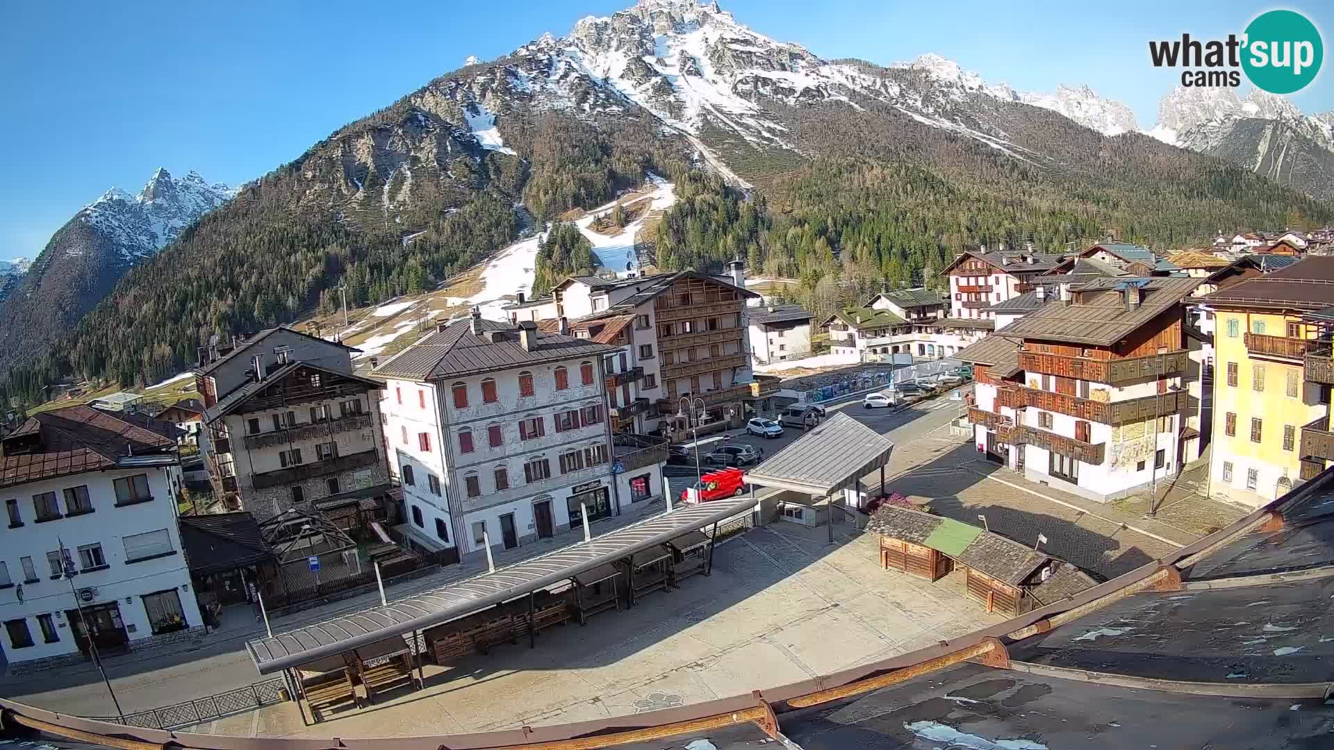 Plaza principal de Forni di Sopra