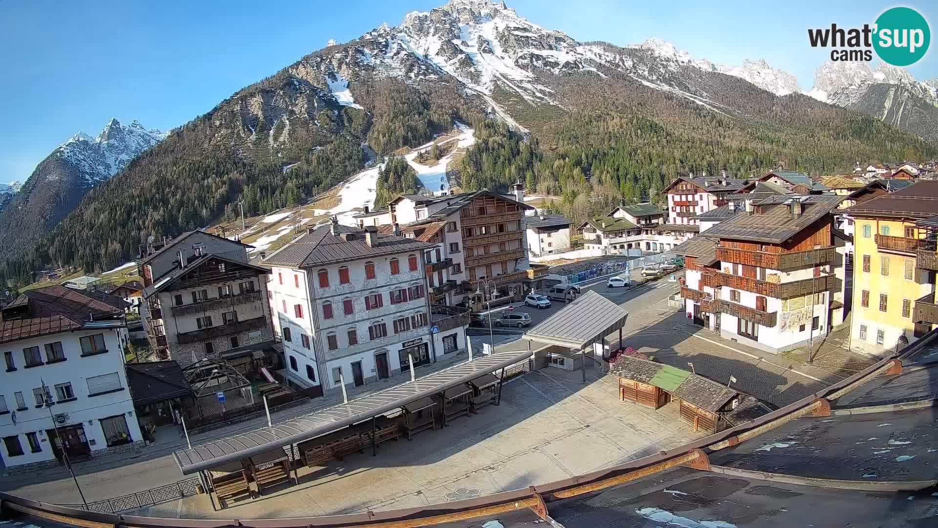 Piazza centrale di Forni di Sopra