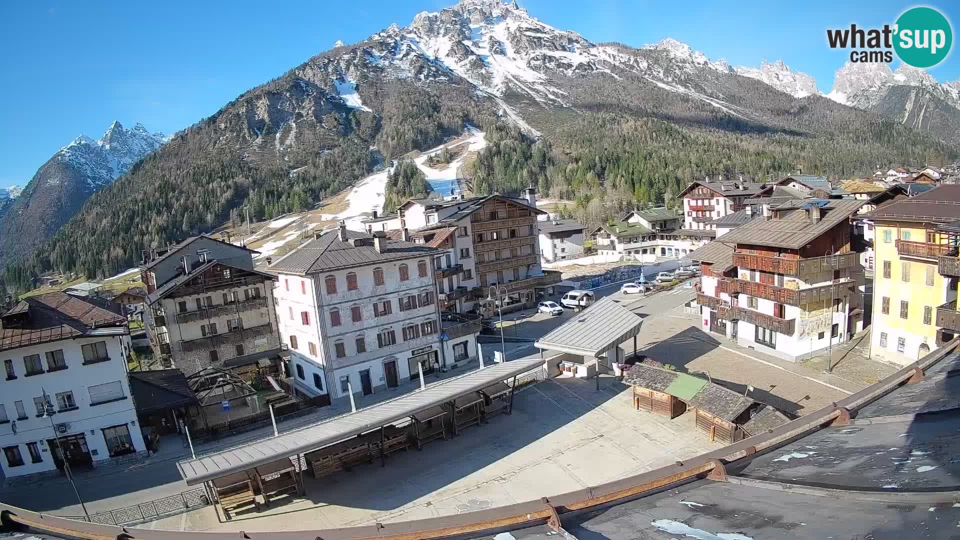Plaza principal de Forni di Sopra