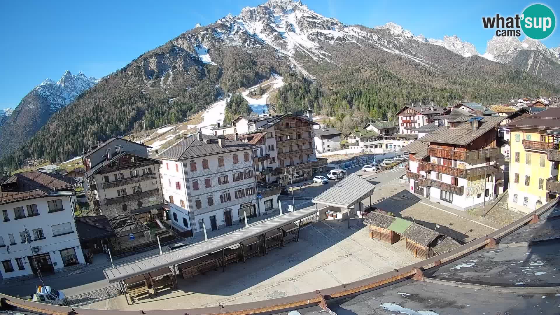 Piazza centrale di Forni di Sopra
