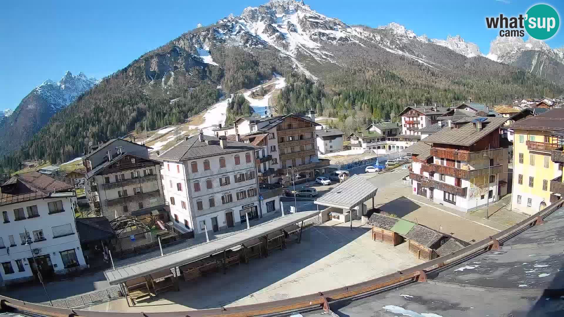 Piazza centrale di Forni di Sopra