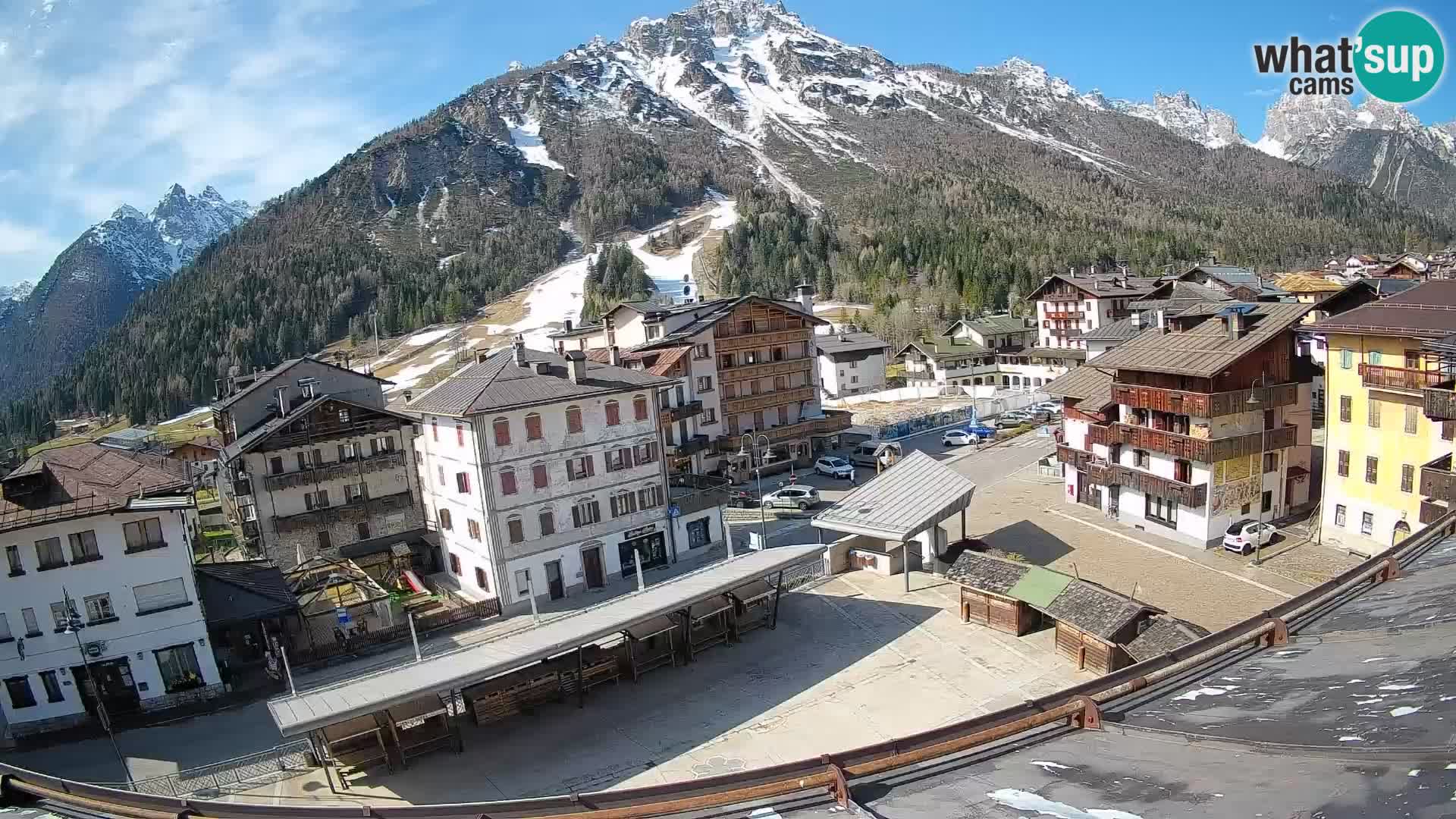 Piazza centrale di Forni di Sopra
