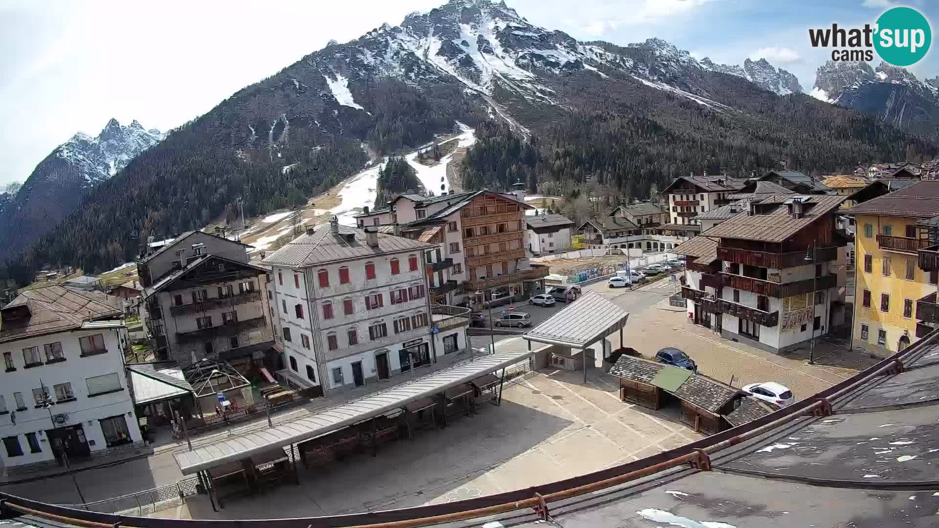 Piazza centrale di Forni di Sopra
