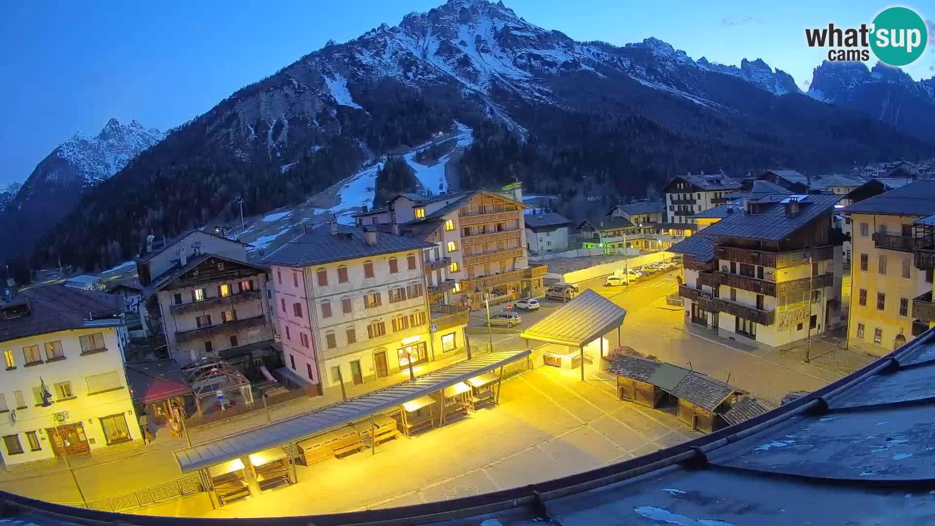 Piazza centrale di Forni di Sopra