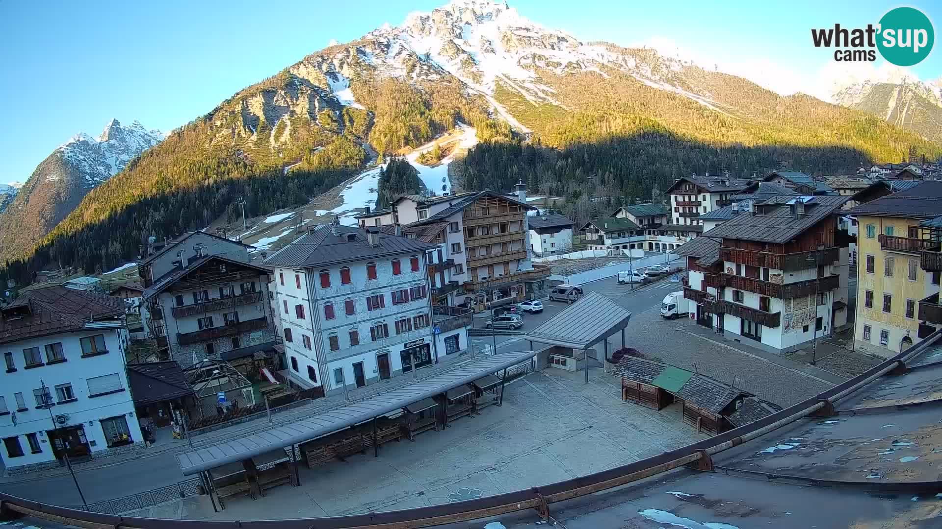 Plaza principal de Forni di Sopra