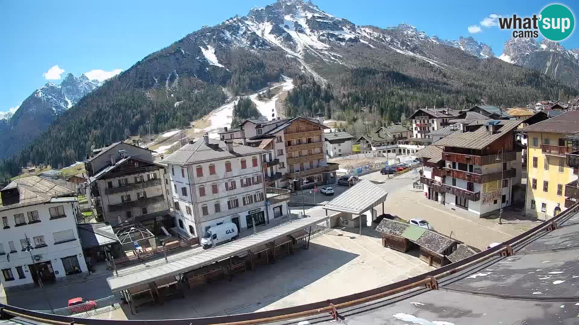 Piazza centrale di Forni di Sopra