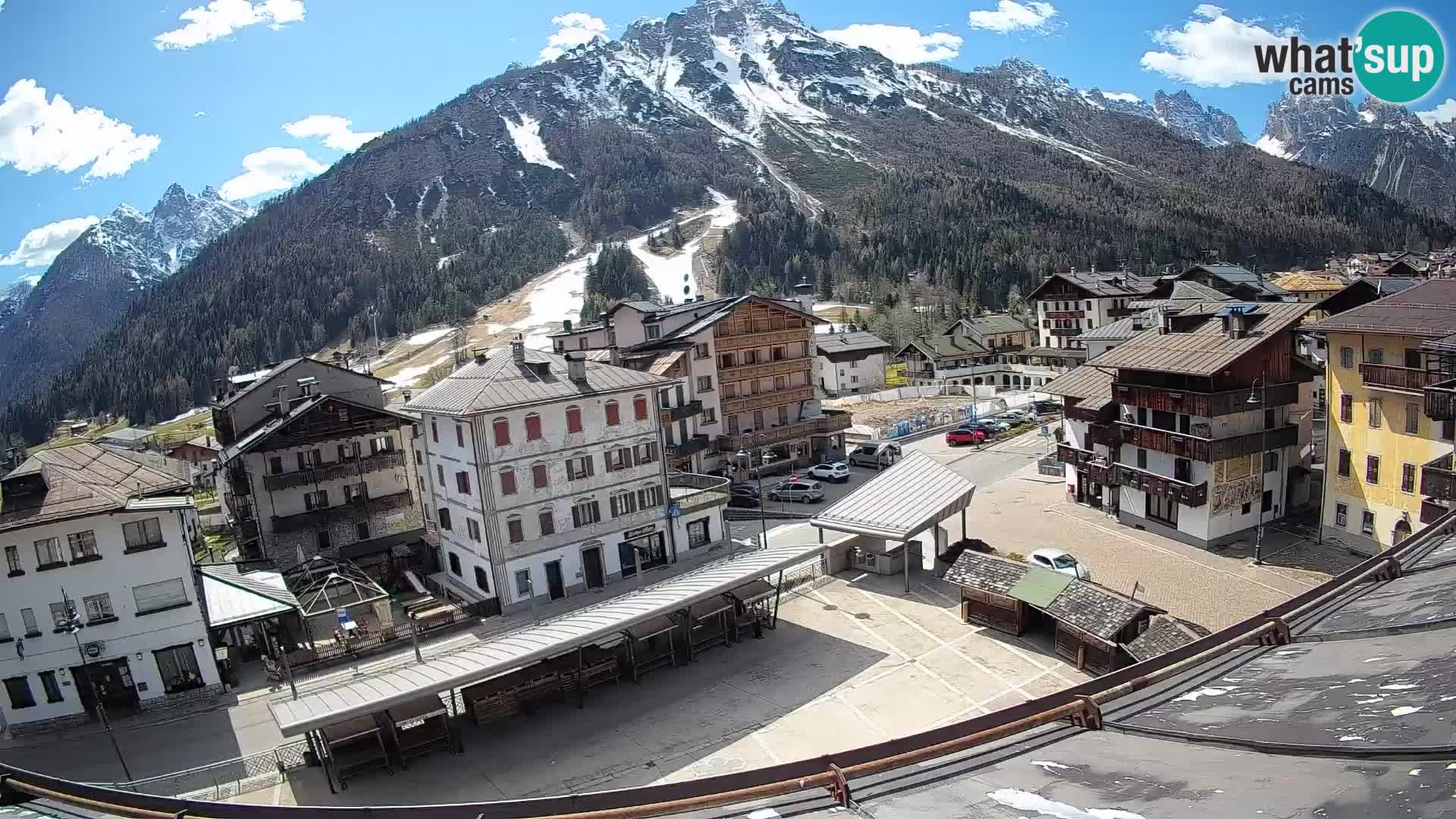 Piazza centrale di Forni di Sopra