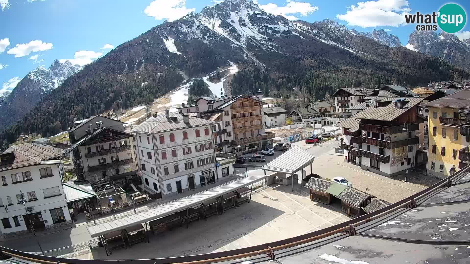 Piazza centrale di Forni di Sopra