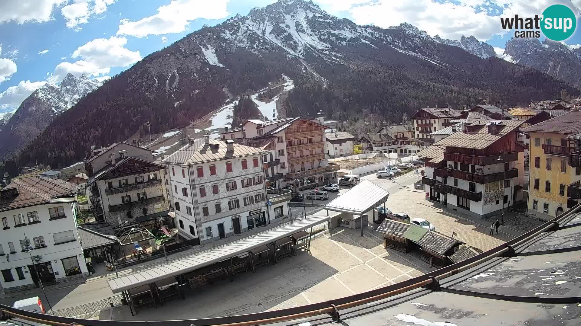 Plaza principal de Forni di Sopra