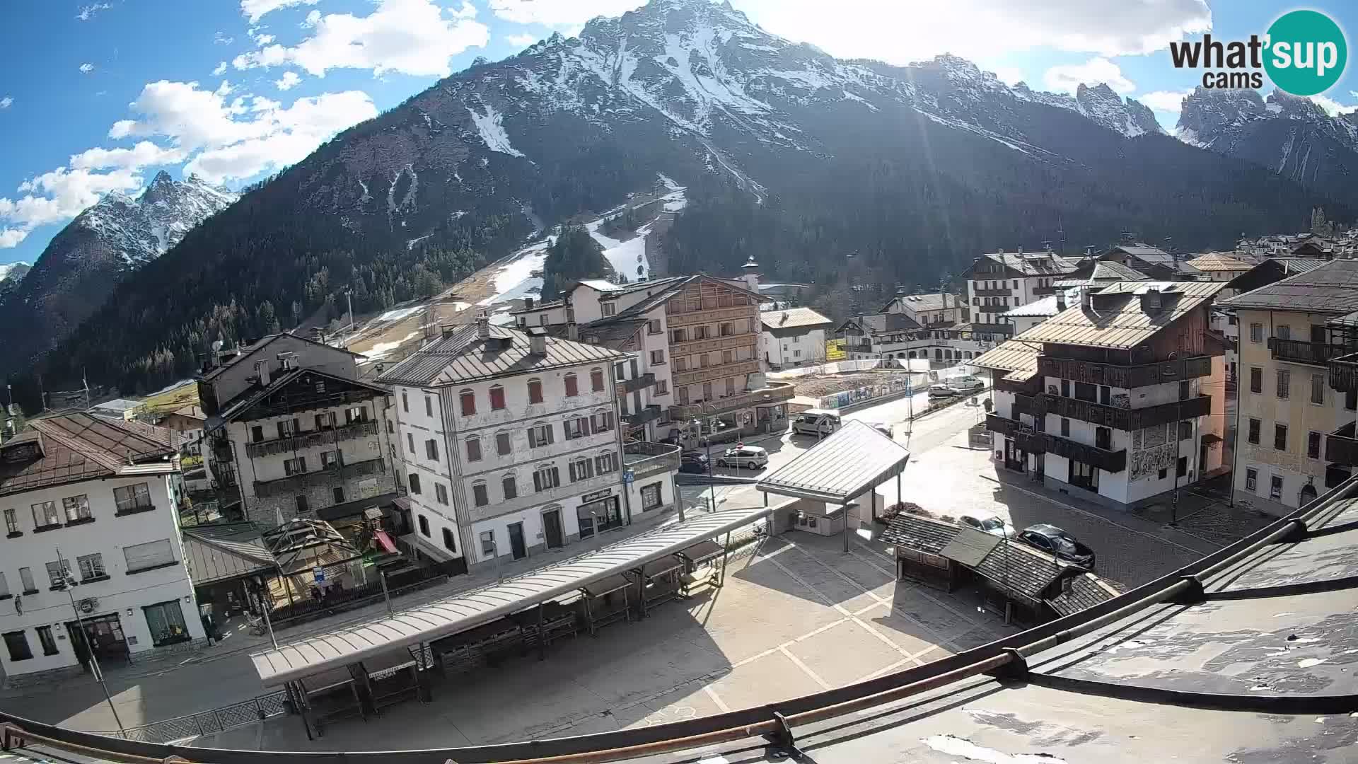 Plaza principal de Forni di Sopra