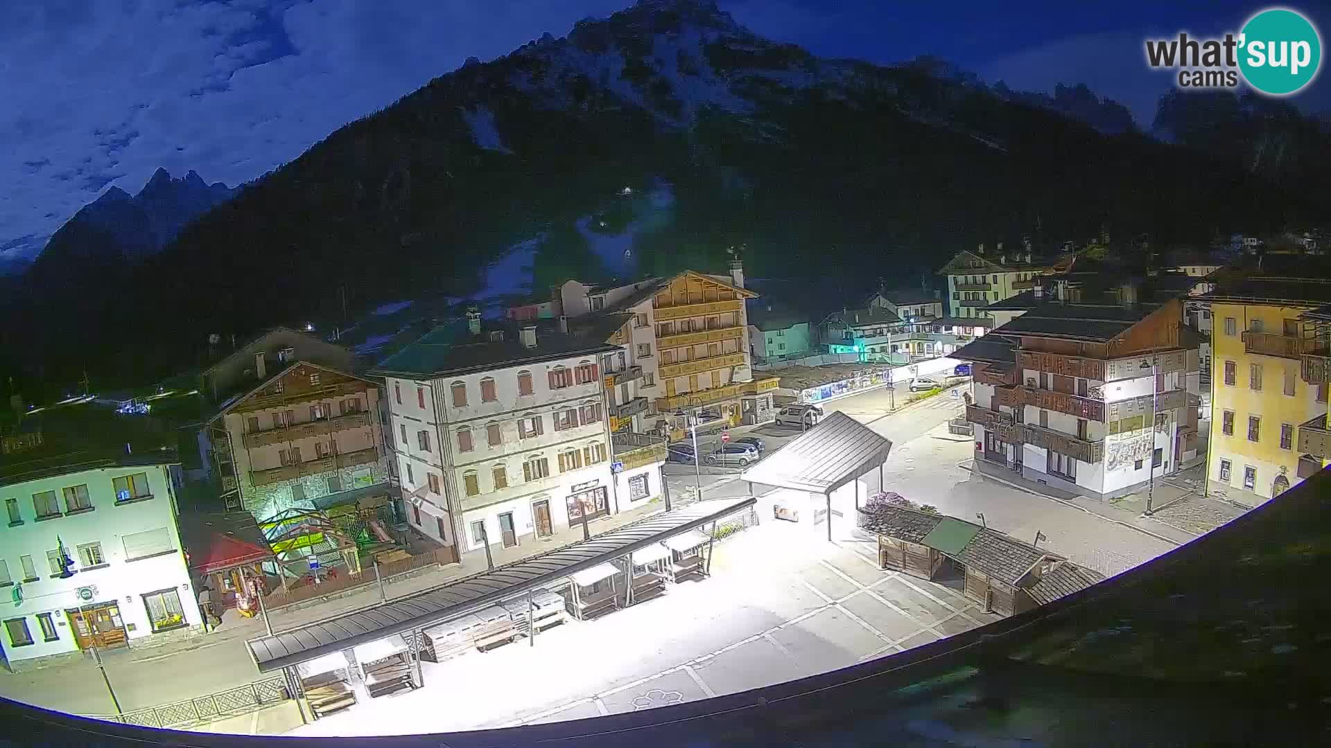 Plaza principal de Forni di Sopra