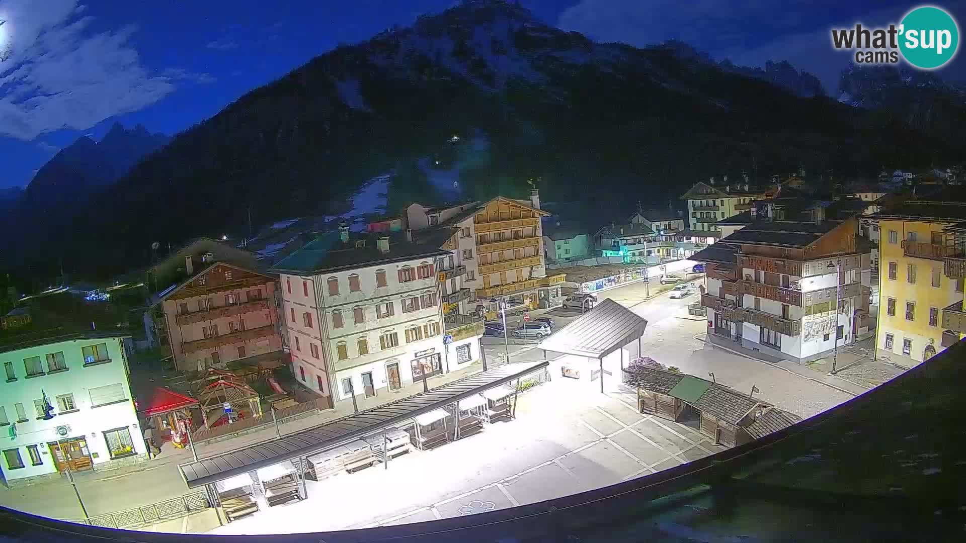 Piazza centrale di Forni di Sopra