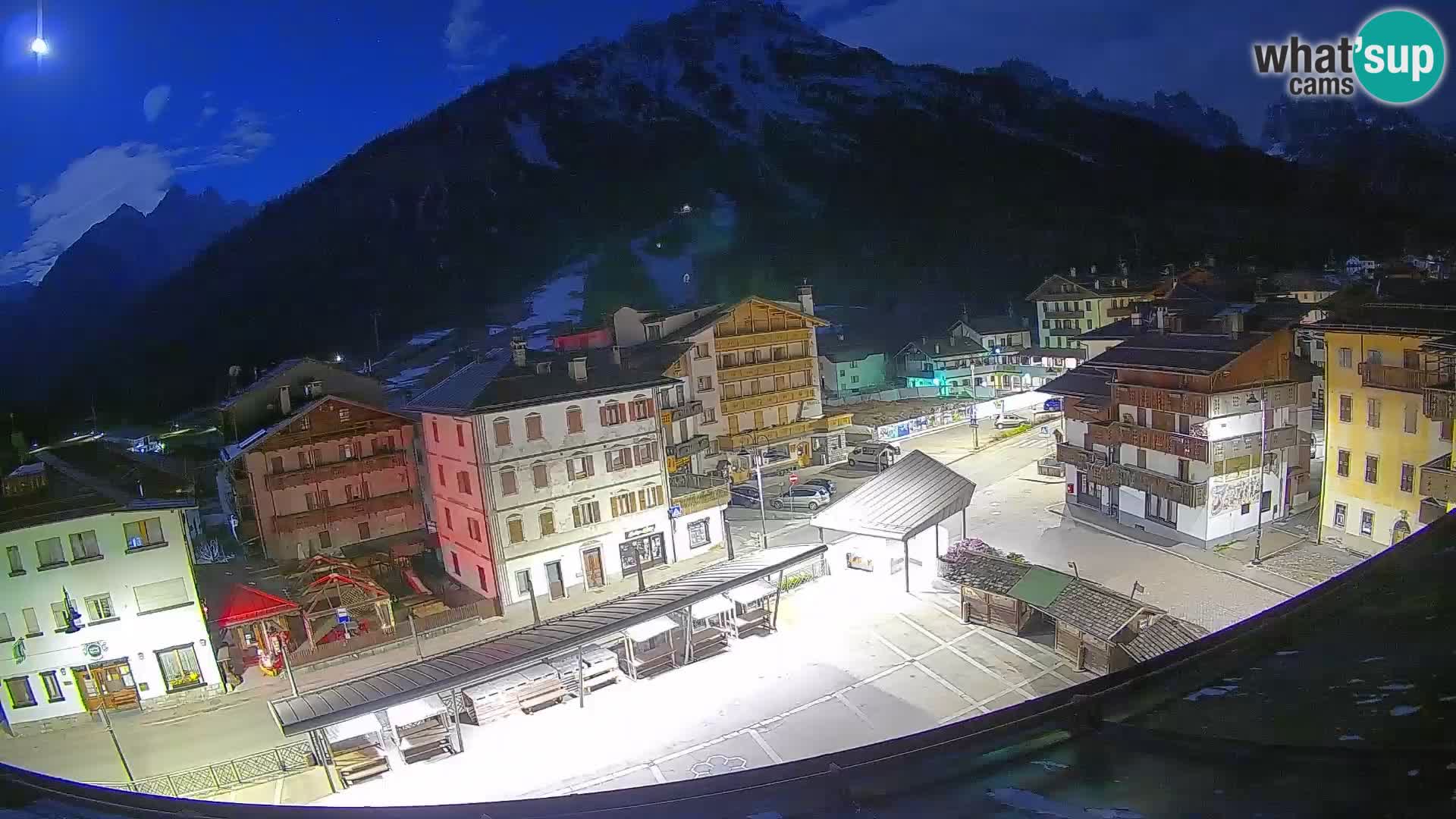Plaza principal de Forni di Sopra