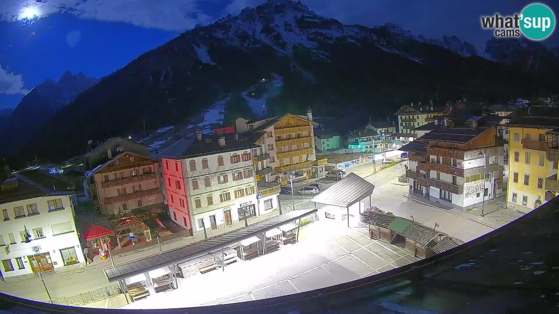 Plaza principal de Forni di Sopra