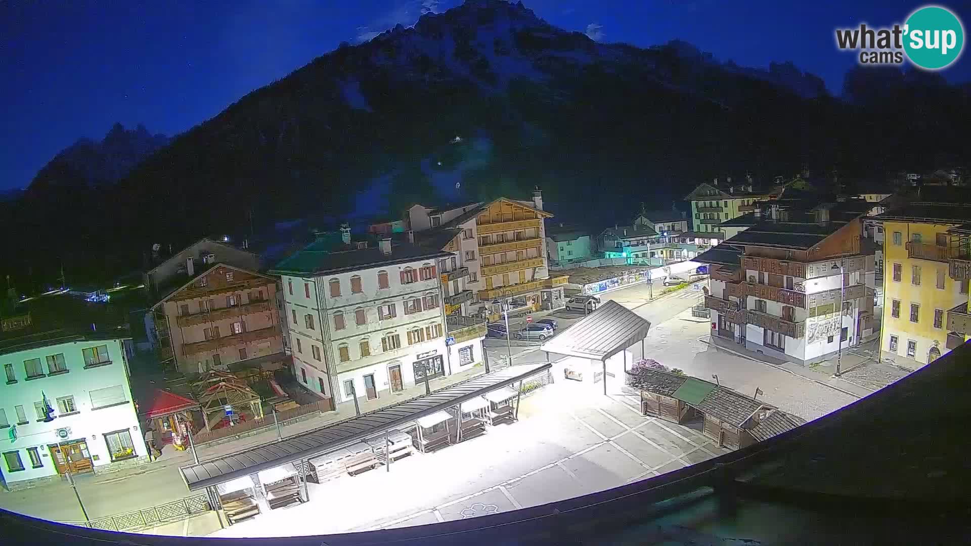 Plaza principal de Forni di Sopra