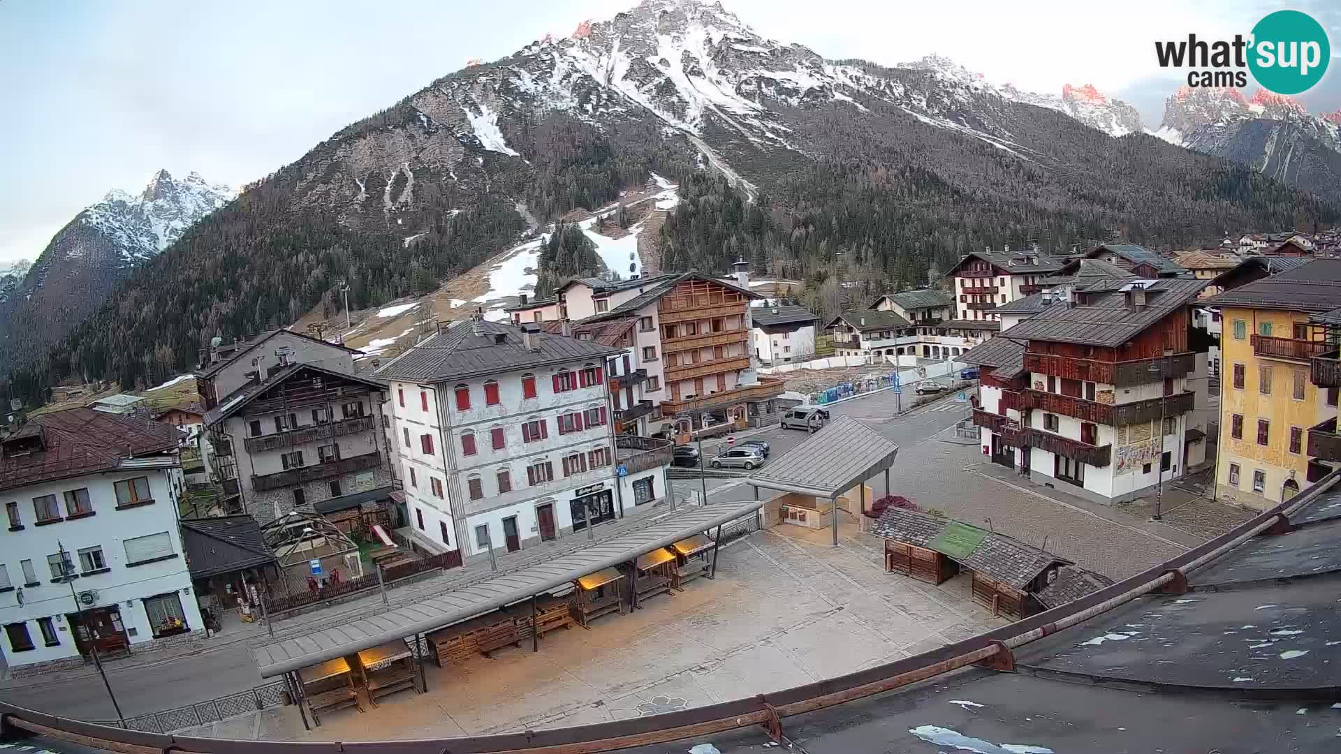 Plaza principal de Forni di Sopra