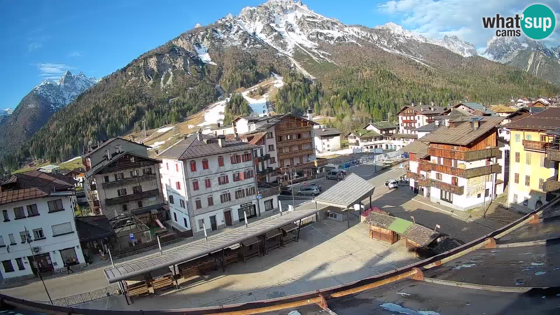 Piazza centrale di Forni di Sopra