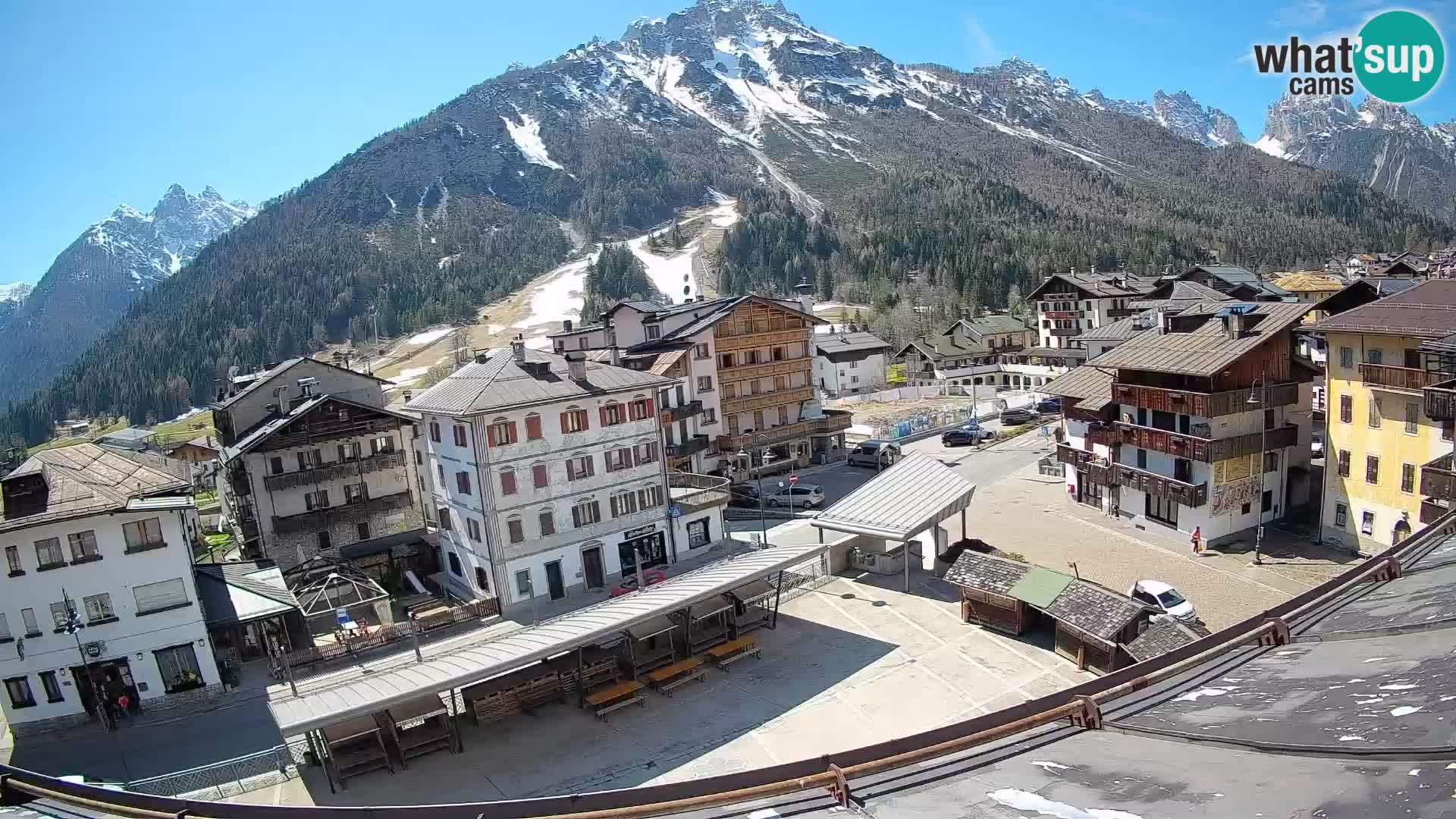 Piazza centrale di Forni di Sopra