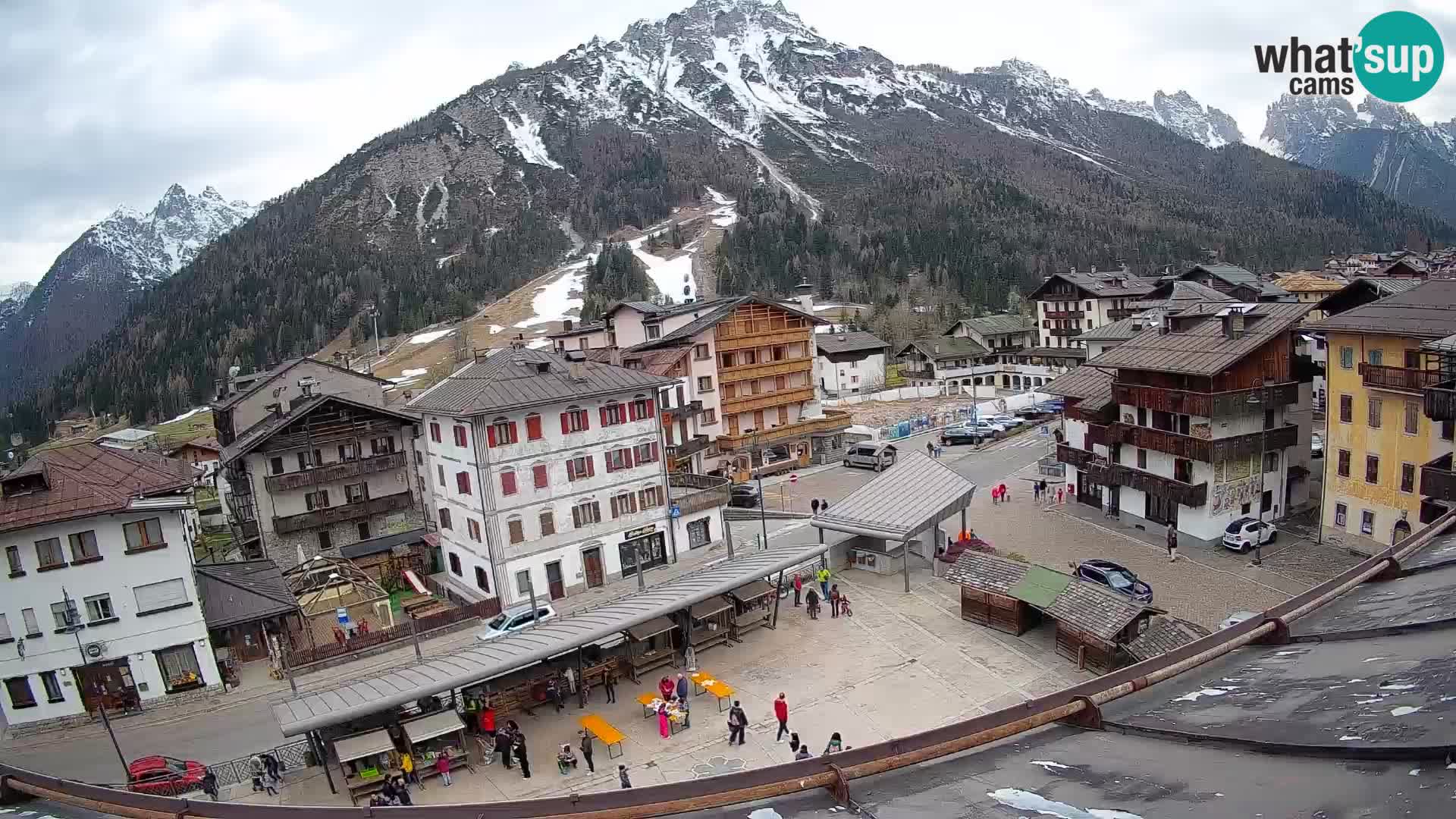 Hauptplatz von Forni di Sopra