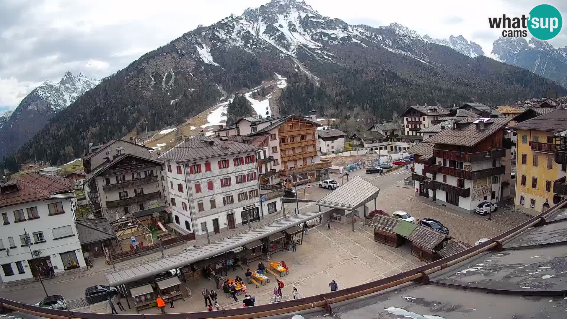 Plaza principal de Forni di Sopra