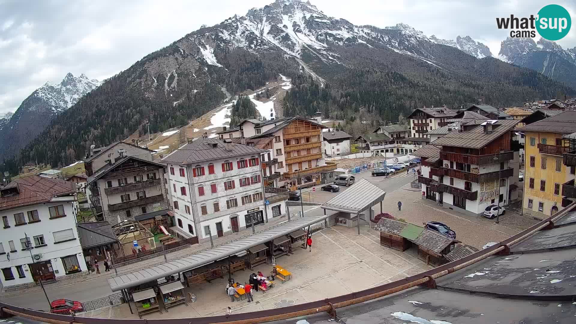 Plaza principal de Forni di Sopra