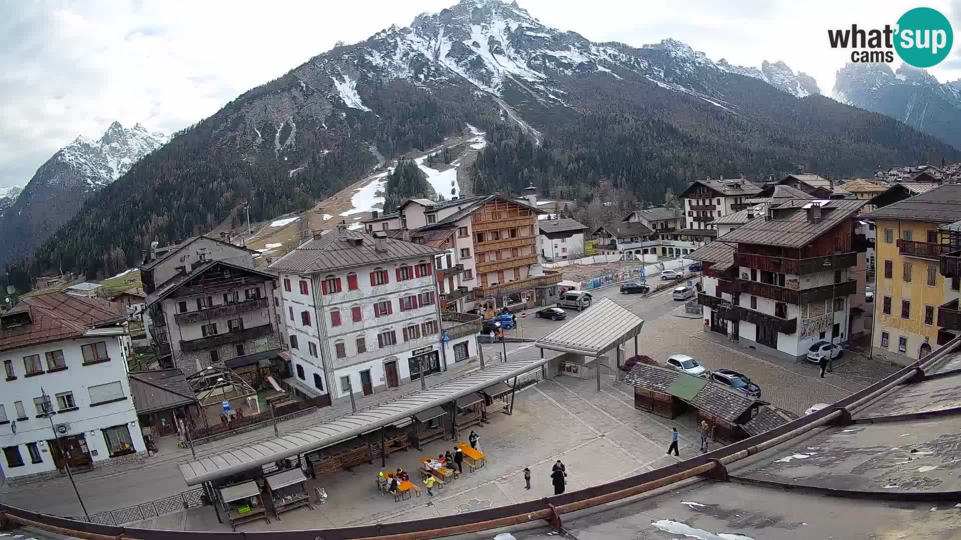 Plaza principal de Forni di Sopra