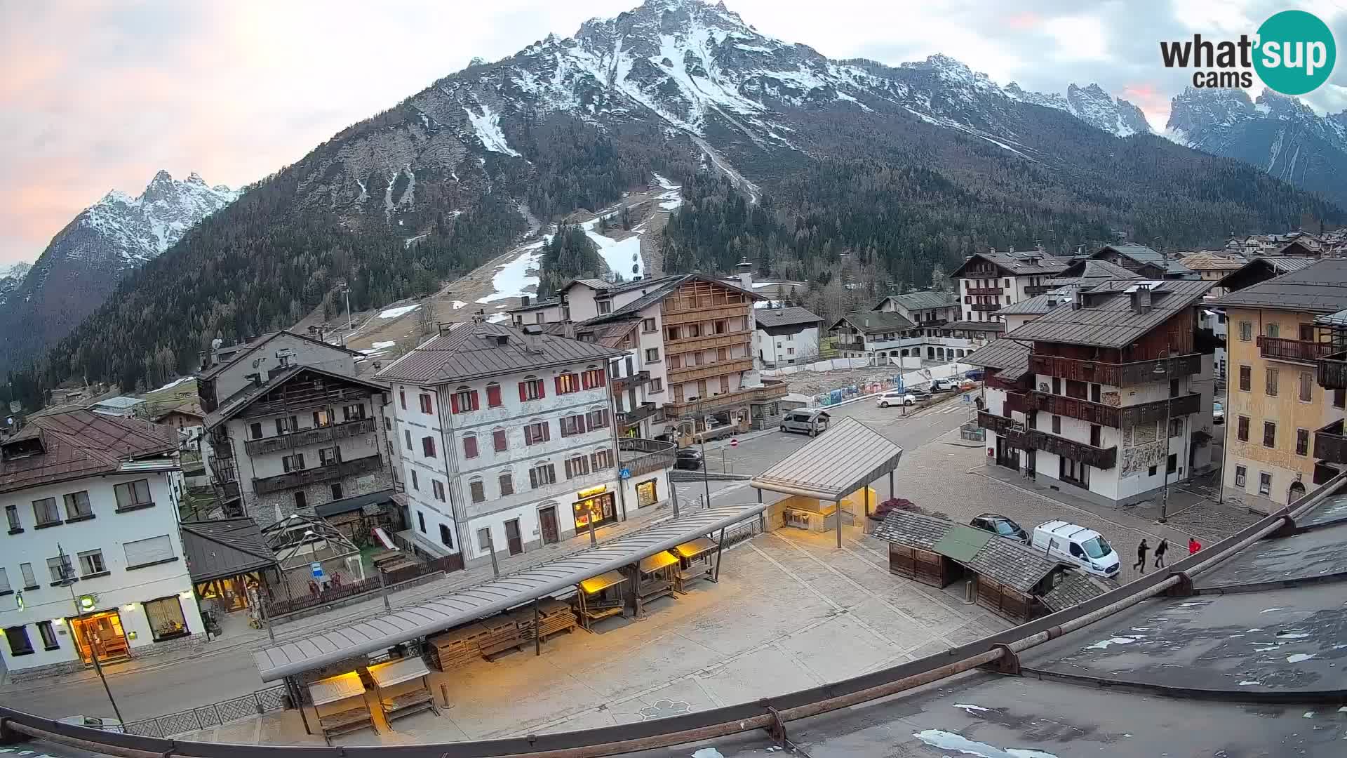 Plaza principal de Forni di Sopra